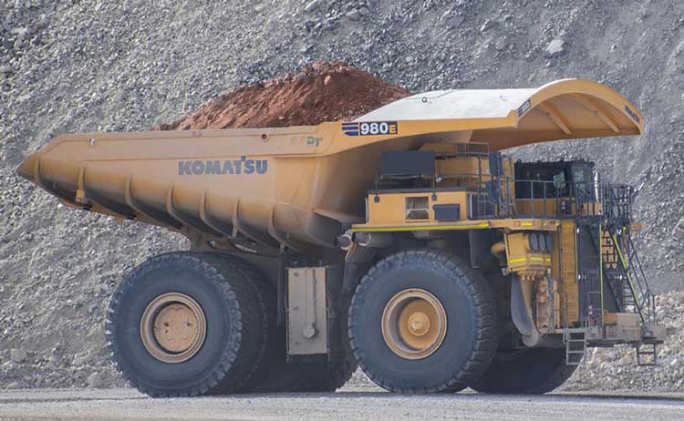 Komatsu mining truck named 2024 “coolest thing made in Illinois”